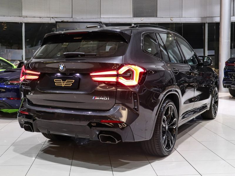 BMW X3 3.0 TWINPOWER GASOLINA M40I STEPTRONIC 2022/2023 VIA BELLA VEÍCULOS ESPECIAIS CAXIAS DO SUL / Carros no Vale