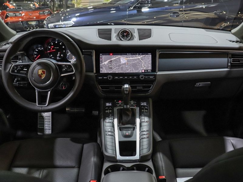 Porsche MACAN 2.0 16V GASOLINA 4P AUTOMÁTICO 2021/2021 VIA BELLA VEÍCULOS ESPECIAIS CAXIAS DO SUL / Carros no Vale
