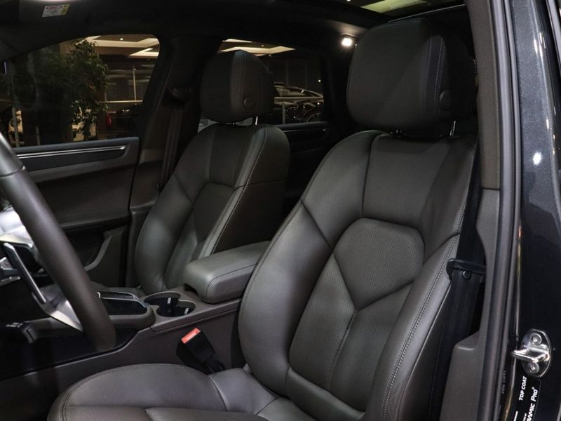 Porsche MACAN 2.0 16V GASOLINA 4P AUTOMÁTICO 2021/2021 VIA BELLA VEÍCULOS ESPECIAIS CAXIAS DO SUL / Carros no Vale