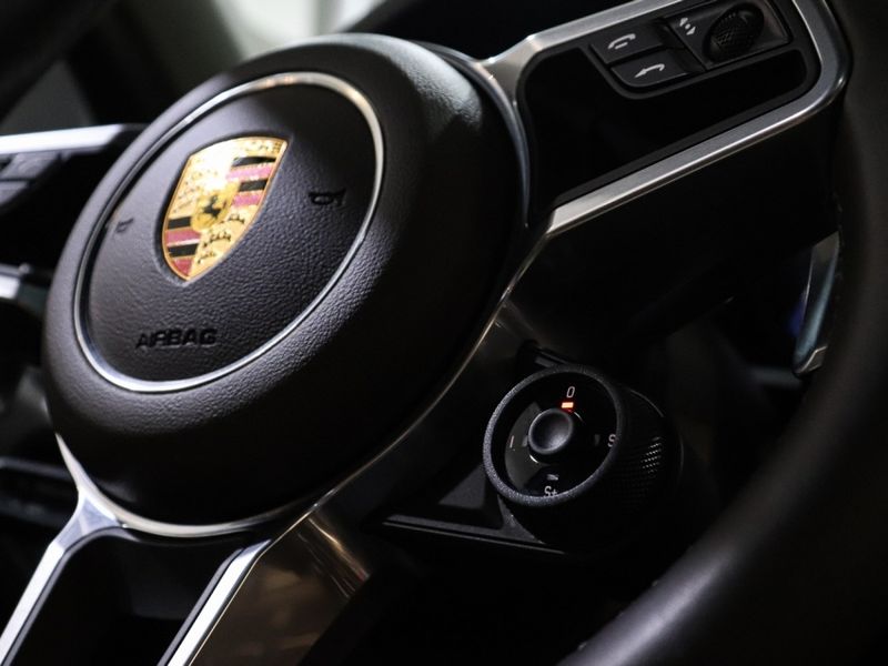 Porsche MACAN 2.0 16V GASOLINA 4P AUTOMÁTICO 2021/2021 VIA BELLA VEÍCULOS ESPECIAIS CAXIAS DO SUL / Carros no Vale