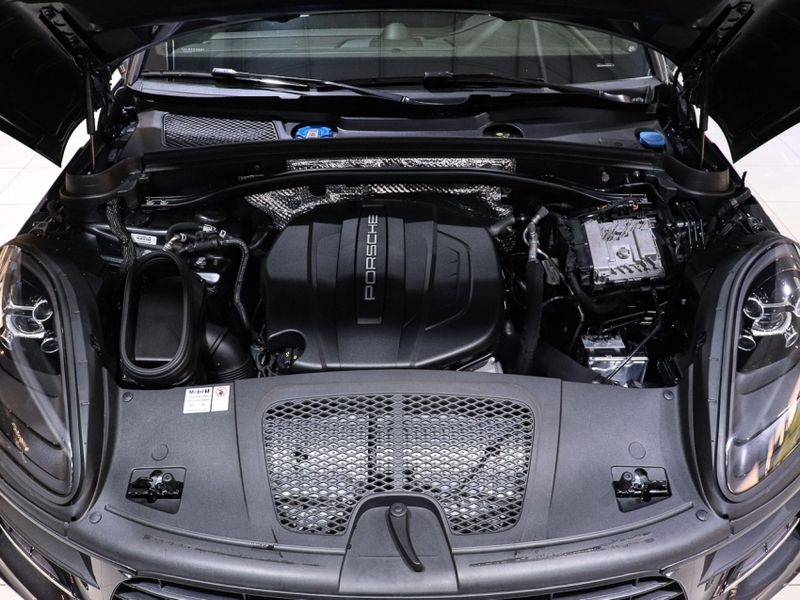 Porsche MACAN 2.0 16V GASOLINA 4P AUTOMÁTICO 2021/2021 VIA BELLA VEÍCULOS ESPECIAIS CAXIAS DO SUL / Carros no Vale