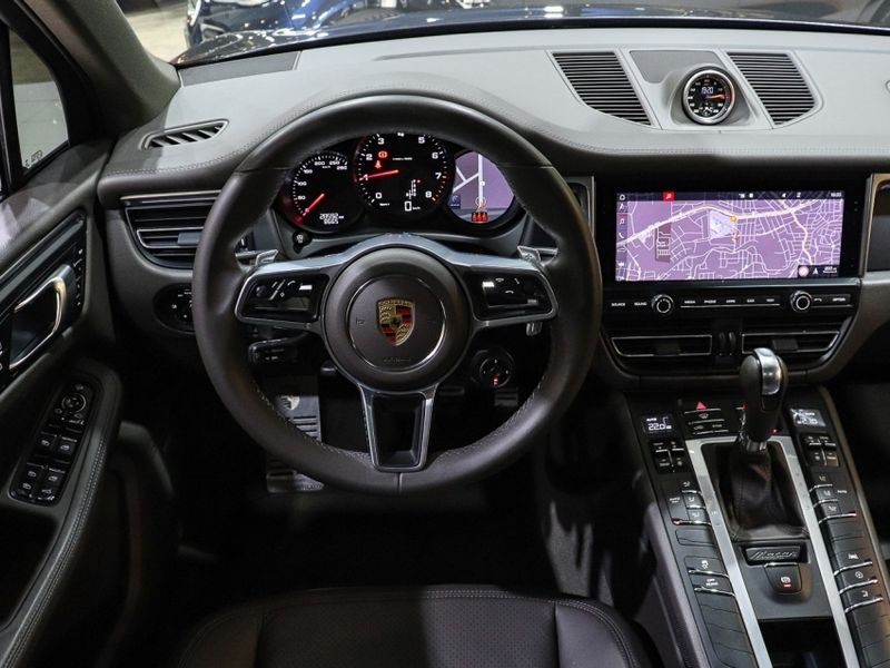 Porsche MACAN 2.0 16V GASOLINA 4P AUTOMÁTICO 2021/2021 VIA BELLA VEÍCULOS ESPECIAIS CAXIAS DO SUL / Carros no Vale