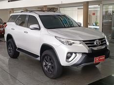 Toyota HILUX SW4 SRX 2.8 2017 HÉLIO AUTOMÓVEIS LAJEADO / Carros no Vale