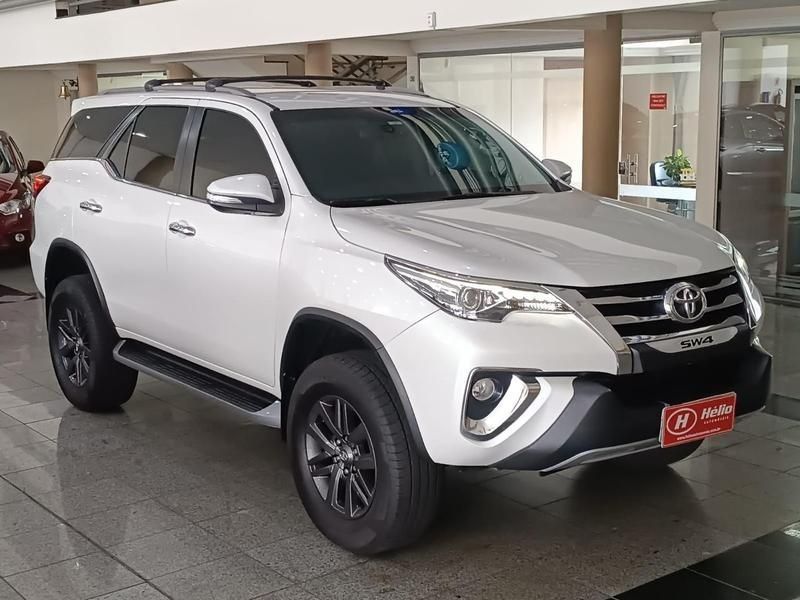 Toyota HILUX SW4 SRX 2.8 2017 HÉLIO AUTOMÓVEIS LAJEADO / Carros no Vale
