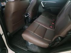 Toyota HILUX SW4 SRX 2.8 2017 HÉLIO AUTOMÓVEIS LAJEADO / Carros no Vale