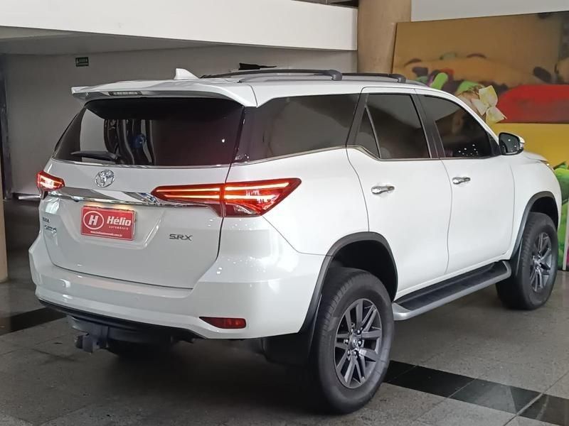Toyota HILUX SW4 SRX 2.8 2017 HÉLIO AUTOMÓVEIS LAJEADO / Carros no Vale
