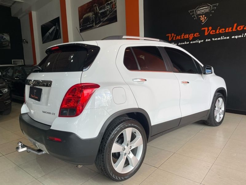 Chevrolet TRACKER 1.8 MPFI LTZ 4X2 16V FLEX 4P AUTOMÁTICO 2013/2014 VINTAGE VEÍCULOS CAXIAS DO SUL / Carros no Vale