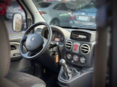 Fiat DOBLO ESSENCE 1.8 16V 2013 NEUMANN VEÍCULOS ARROIO DO MEIO / Carros no Vale
