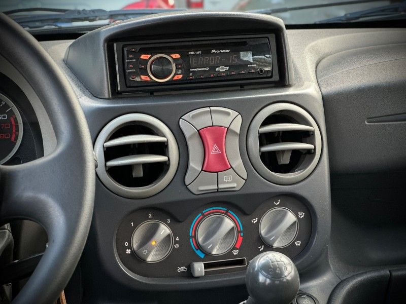 Fiat DOBLO ESSENCE 1.8 16V 2013 NEUMANN VEÍCULOS ARROIO DO MEIO / Carros no Vale