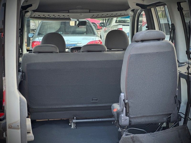 Fiat DOBLO ESSENCE 1.8 16V 2013 NEUMANN VEÍCULOS ARROIO DO MEIO / Carros no Vale