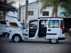 Fiat DOBLO ESSENCE 1.8 16V 2013 NEUMANN VEÍCULOS ARROIO DO MEIO / Carros no Vale