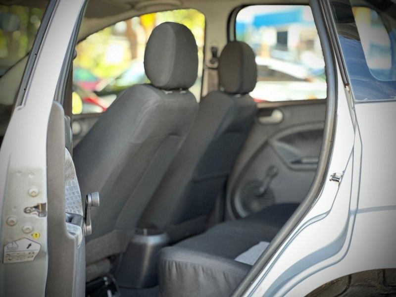 Ford FIESTA SEDAN CLASS 1.6 16V 2013 NEUMANN VEÍCULOS ARROIO DO MEIO / Carros no Vale