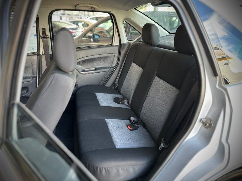 Ford FIESTA SEDAN CLASS 1.6 16V 2013 NEUMANN VEÍCULOS ARROIO DO MEIO / Carros no Vale