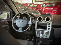 Ford FIESTA SEDAN CLASS 1.6 16V 2013 NEUMANN VEÍCULOS ARROIO DO MEIO / Carros no Vale
