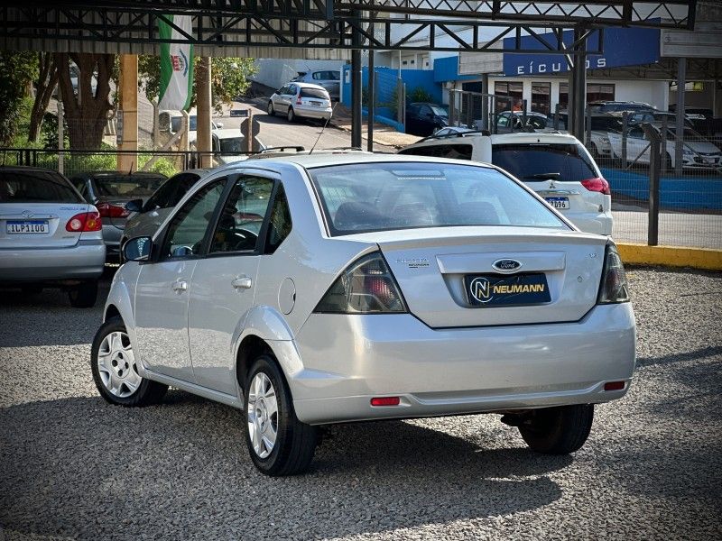 Ford FIESTA SEDAN CLASS 1.6 16V 2013 NEUMANN VEÍCULOS ARROIO DO MEIO / Carros no Vale