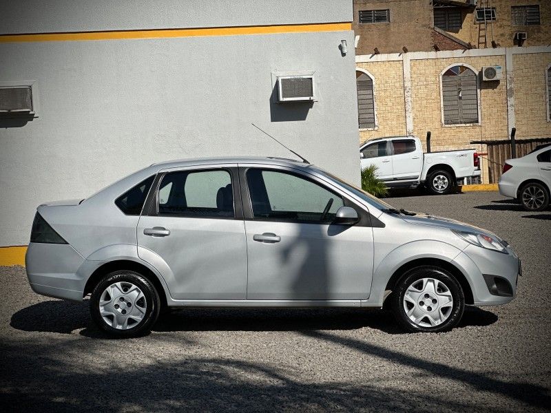 Ford FIESTA SEDAN CLASS 1.6 16V 2013 NEUMANN VEÍCULOS ARROIO DO MEIO / Carros no Vale