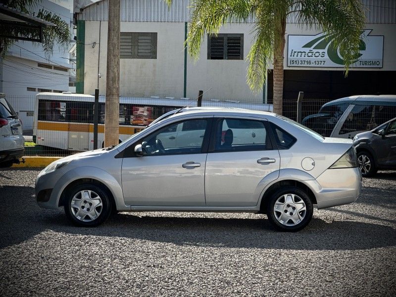 Ford FIESTA SEDAN CLASS 1.6 16V 2013 NEUMANN VEÍCULOS ARROIO DO MEIO / Carros no Vale