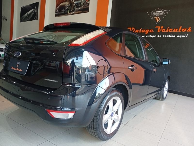 Ford FOCUS 2.0 GLX 16V FLEX 4P AUTOMÁTICO 2013/2013 VINTAGE VEÍCULOS CAXIAS DO SUL / Carros no Vale