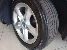 Ford FOCUS 2.0 GLX 16V FLEX 4P AUTOMÁTICO 2013/2013 VINTAGE VEÍCULOS CAXIAS DO SUL / Carros no Vale