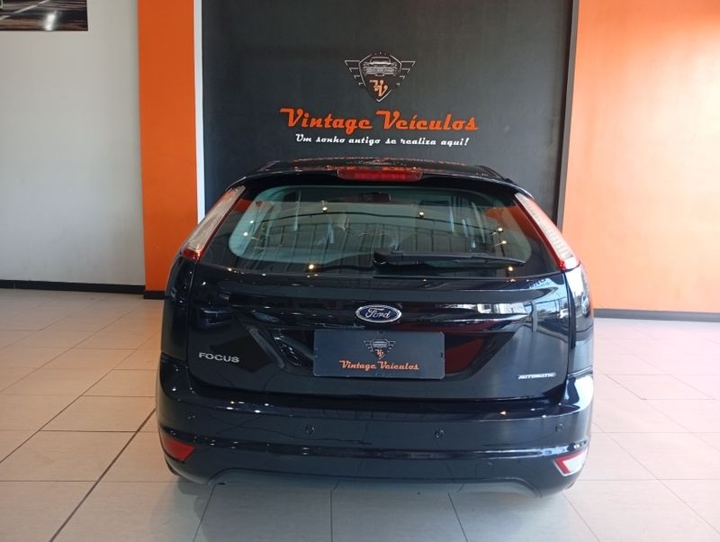 Ford FOCUS 2.0 GLX 16V FLEX 4P AUTOMÁTICO 2013/2013 VINTAGE VEÍCULOS CAXIAS DO SUL / Carros no Vale