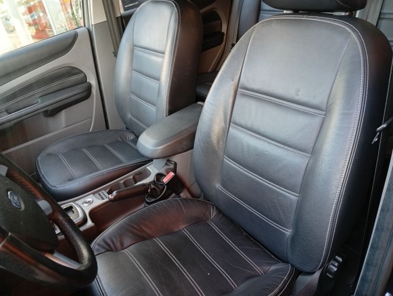 Ford FOCUS 2.0 GLX 16V FLEX 4P AUTOMÁTICO 2013/2013 VINTAGE VEÍCULOS CAXIAS DO SUL / Carros no Vale