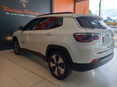 JEEP COMPASS 2.0 16V FLEX LONGITUDE AUTOMÁTICO 2018/2018 VINTAGE VEÍCULOS CAXIAS DO SUL / Carros no Vale