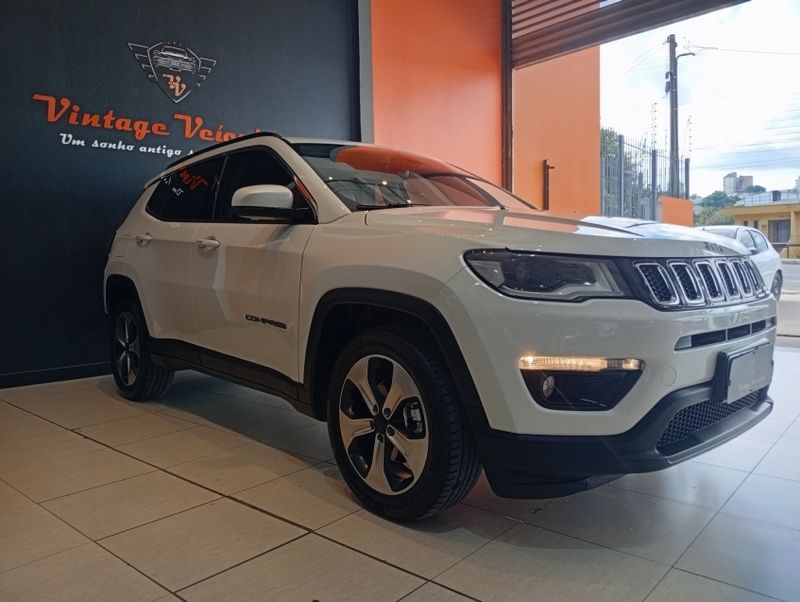 JEEP COMPASS 2.0 16V FLEX LONGITUDE AUTOMÁTICO 2018/2018 VINTAGE VEÍCULOS CAXIAS DO SUL / Carros no Vale