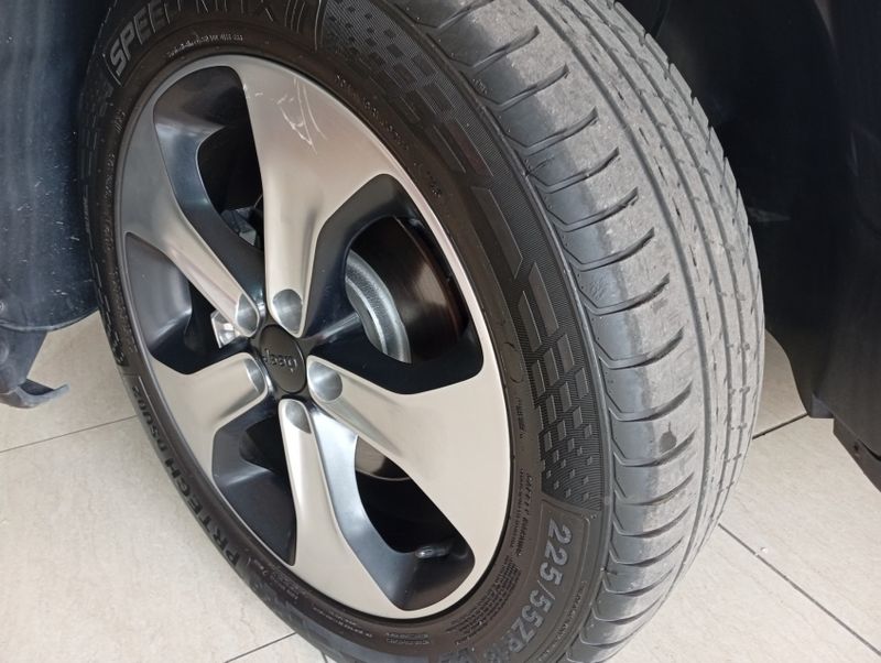 JEEP COMPASS 2.0 16V FLEX LONGITUDE AUTOMÁTICO 2018/2018 VINTAGE VEÍCULOS CAXIAS DO SUL / Carros no Vale