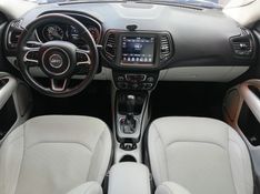 JEEP COMPASS 2.0 16V FLEX LONGITUDE AUTOMÁTICO 2018/2018 VINTAGE VEÍCULOS CAXIAS DO SUL / Carros no Vale