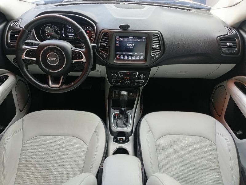JEEP COMPASS 2.0 16V FLEX LONGITUDE AUTOMÁTICO 2018/2018 VINTAGE VEÍCULOS CAXIAS DO SUL / Carros no Vale