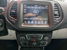 JEEP COMPASS 2.0 16V FLEX LONGITUDE AUTOMÁTICO 2018/2018 VINTAGE VEÍCULOS CAXIAS DO SUL / Carros no Vale