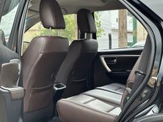 Toyota HILUX SW4 SRX 2.8 2019 NEUMANN VEÍCULOS ARROIO DO MEIO / Carros no Vale