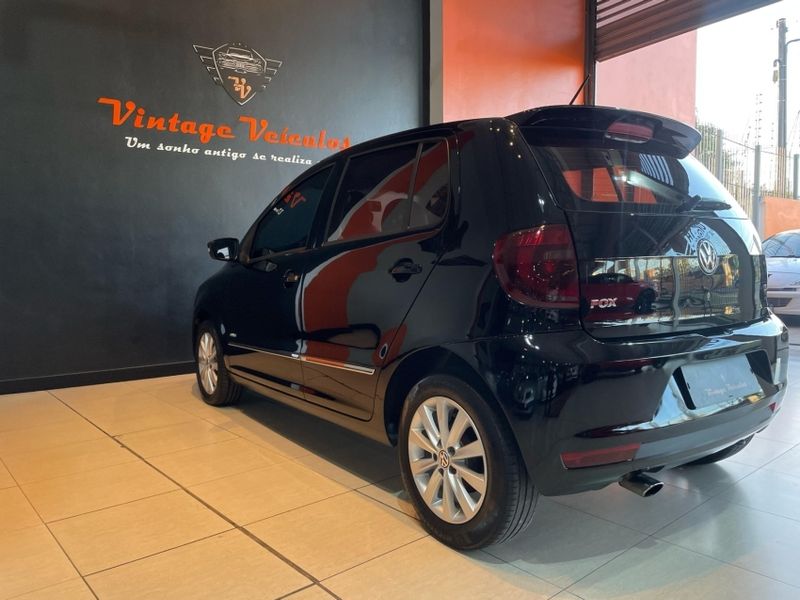 Volkswagen FOX 1.6 MI PRIME 8V FLEX 4P MANUAL 2010/2011 VINTAGE VEÍCULOS CAXIAS DO SUL / Carros no Vale