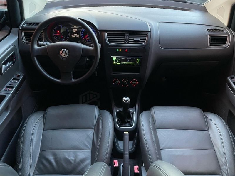 Volkswagen FOX 1.6 MI PRIME 8V FLEX 4P MANUAL 2010/2011 VINTAGE VEÍCULOS CAXIAS DO SUL / Carros no Vale
