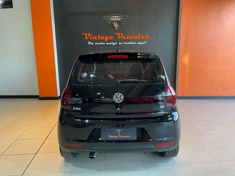Volkswagen FOX 1.6 MI PRIME 8V FLEX 4P MANUAL 2010/2011 VINTAGE VEÍCULOS CAXIAS DO SUL / Carros no Vale