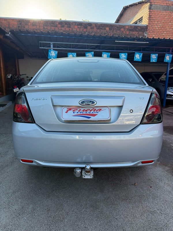 Ford FIESTA SEDAN CLASS 1.6 8V 2011 FERREIRA VEÍCULOS VENÂNCIO AIRES / Carros no Vale