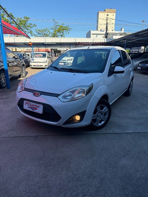 Ford FIESTA SEDAN CLASS 1.6 8V 2012 FERREIRA VEÍCULOS VENÂNCIO AIRES / Carros no Vale
