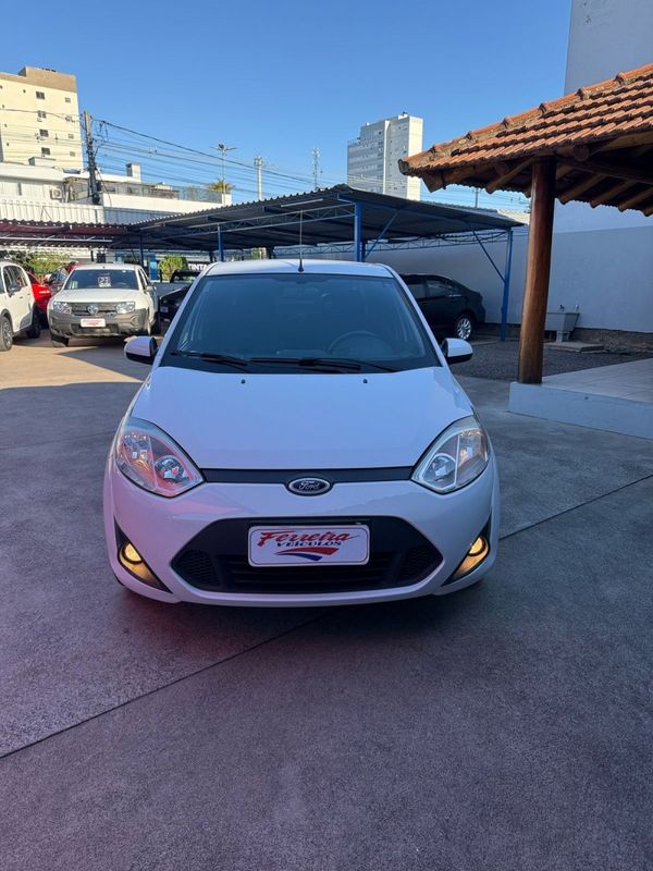 Ford FIESTA SEDAN CLASS 1.6 8V 2012 FERREIRA VEÍCULOS VENÂNCIO AIRES / Carros no Vale