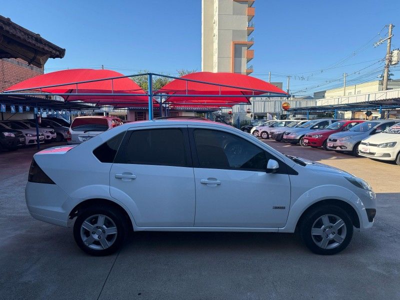 Ford FIESTA SEDAN CLASS 1.6 8V 2012 FERREIRA VEÍCULOS VENÂNCIO AIRES / Carros no Vale
