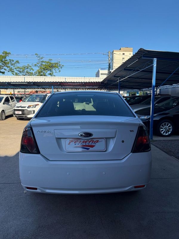 Ford FIESTA SEDAN CLASS 1.6 8V 2012 FERREIRA VEÍCULOS VENÂNCIO AIRES / Carros no Vale