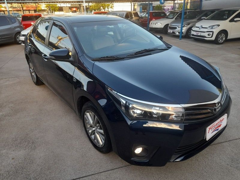 Toyota COROLLA XEi 2.0 2015 FERREIRA VEÍCULOS VENÂNCIO AIRES / Carros no Vale