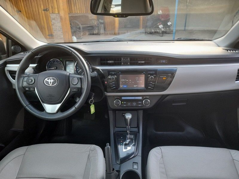 Toyota COROLLA XEi 2.0 2015 FERREIRA VEÍCULOS VENÂNCIO AIRES / Carros no Vale