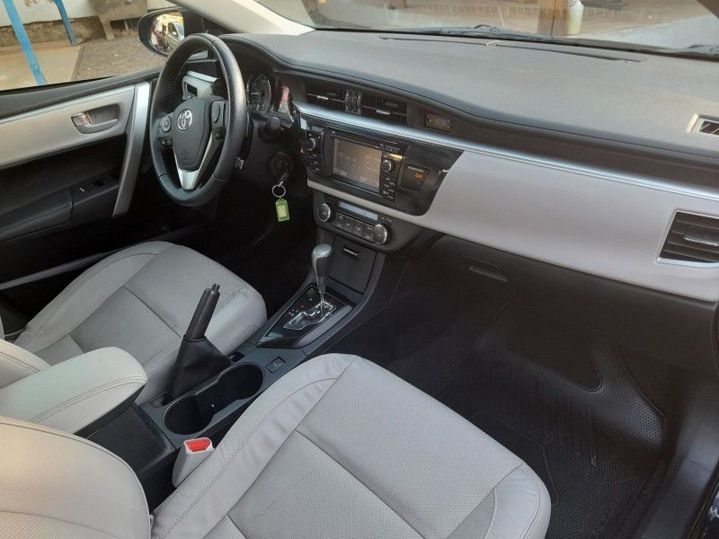 Toyota COROLLA XEi 2.0 2015 FERREIRA VEÍCULOS VENÂNCIO AIRES / Carros no Vale