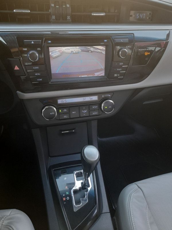 Toyota COROLLA XEi 2.0 2015 FERREIRA VEÍCULOS VENÂNCIO AIRES / Carros no Vale