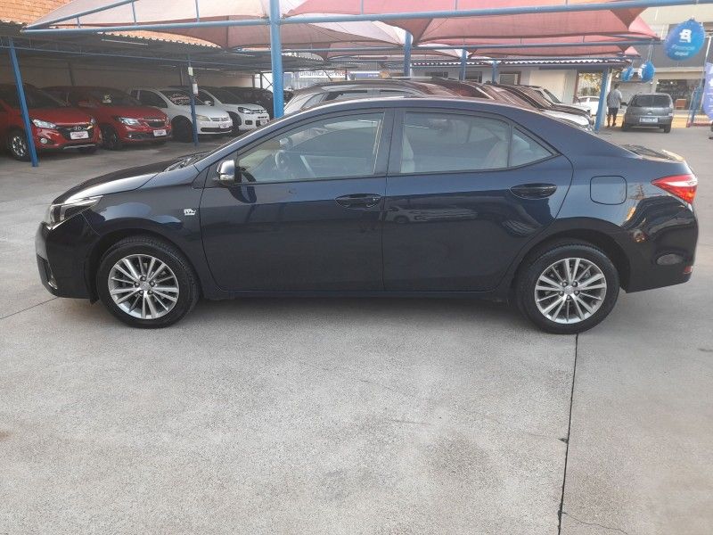 Toyota COROLLA XEi 2.0 2015 FERREIRA VEÍCULOS VENÂNCIO AIRES / Carros no Vale