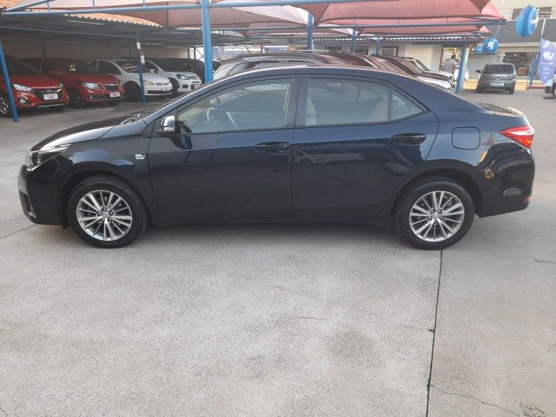 Toyota COROLLA XEi 2.0 2015 FERREIRA VEÍCULOS VENÂNCIO AIRES / Carros no Vale