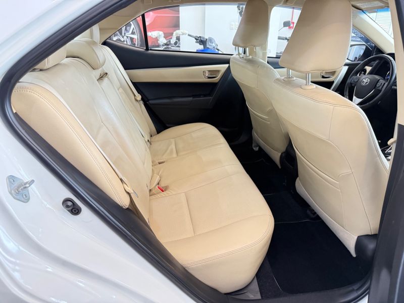 Toyota Corolla Altis 2.0 16v 2018/2019 COVEL VEICULOS ENCANTADO / Carros no Vale