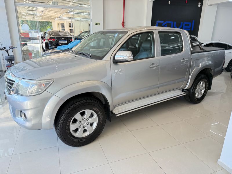 Toyota Hilux 2.7 Vvt-i Cd Srv 4×2 2015/2015 COVEL VEICULOS ENCANTADO / Carros no Vale