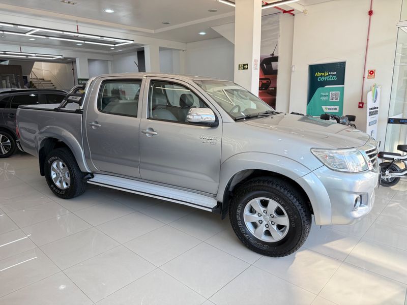 Toyota Hilux 2.7 Vvt-i Cd Srv 4×2 2015/2015 COVEL VEICULOS ENCANTADO / Carros no Vale