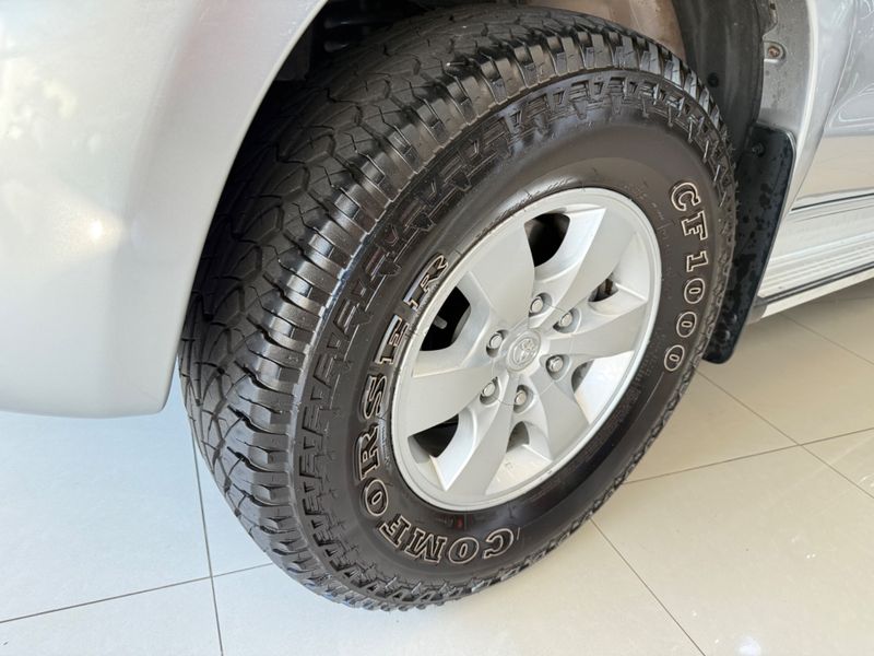 Toyota Hilux 2.7 Vvt-i Cd Srv 4×2 2015/2015 COVEL VEICULOS ENCANTADO / Carros no Vale